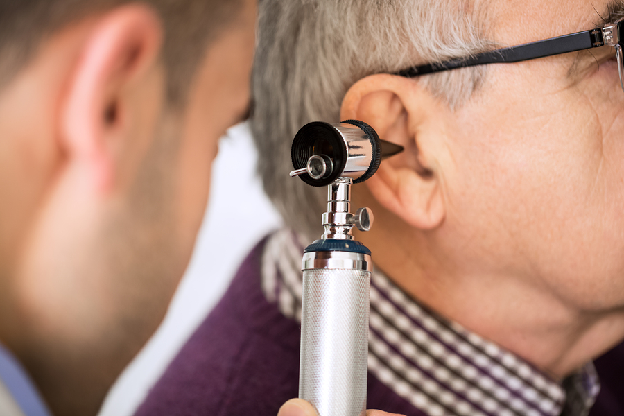 Peut-on nettoyer les oreilles avec de l'eau oxygénée ?